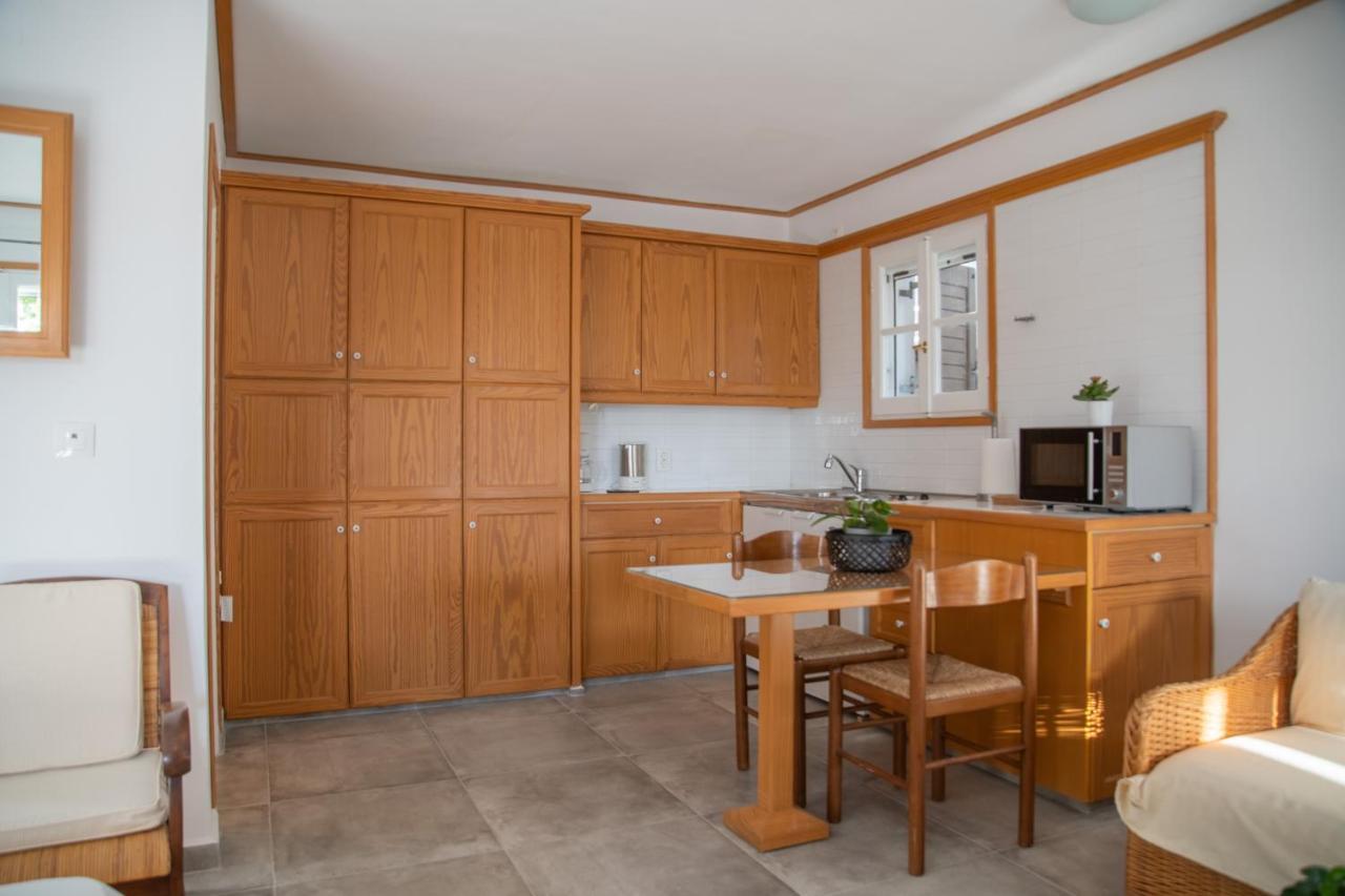 Lotos Beach Home Kini Exterior foto