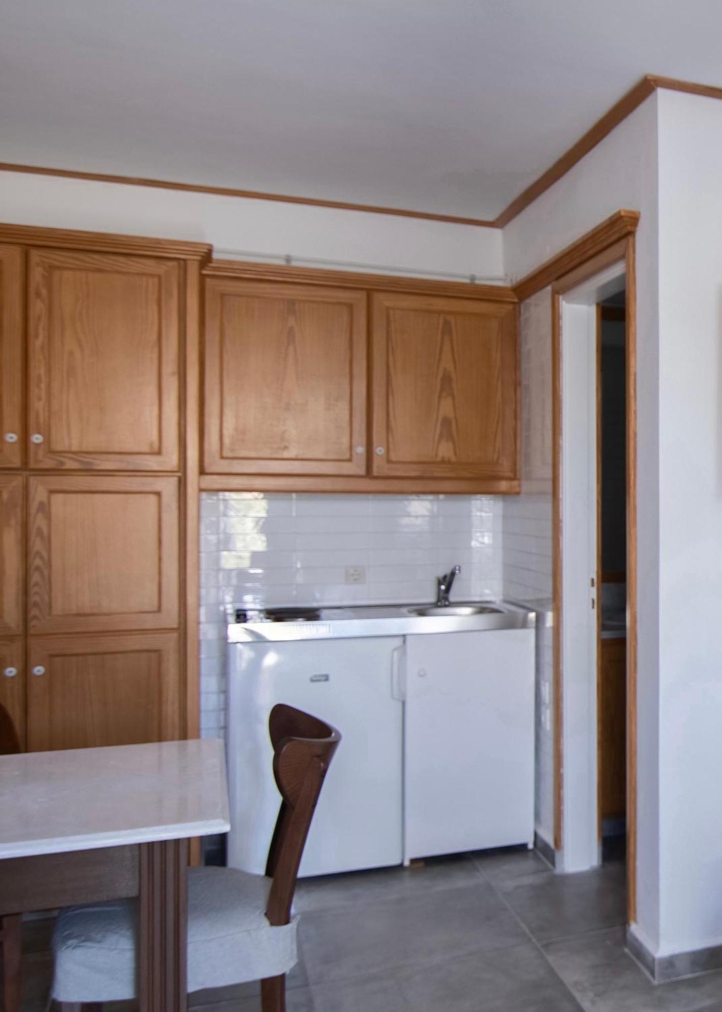 Lotos Beach Home Kini Exterior foto